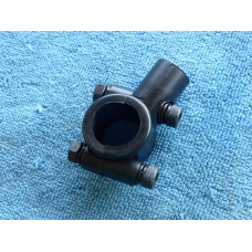 Drzak zrcatka univerzalni zavit pravy 8mm