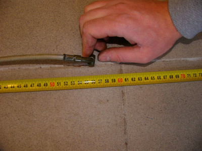 Hadice brzdova - vedeni delka cca 56 cm 90 stupnu