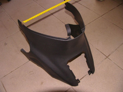 plast skutr - pod sedlo