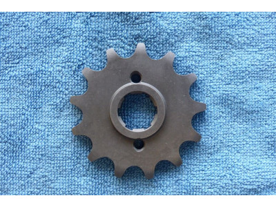 predni kolecko pastorek rozeta pro retez 520 13 zubu