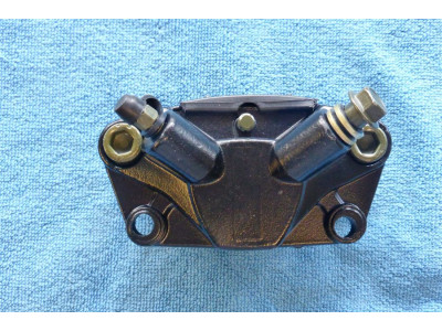 Zadni brzdovy trmen 300cc zesilen dvou pistek